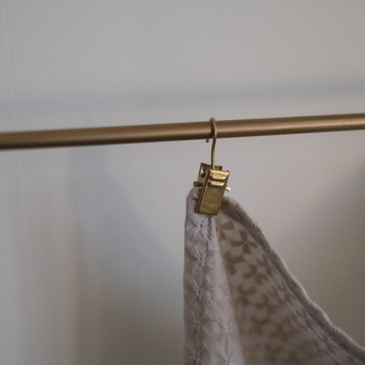 Brass Curtain Clip (6)