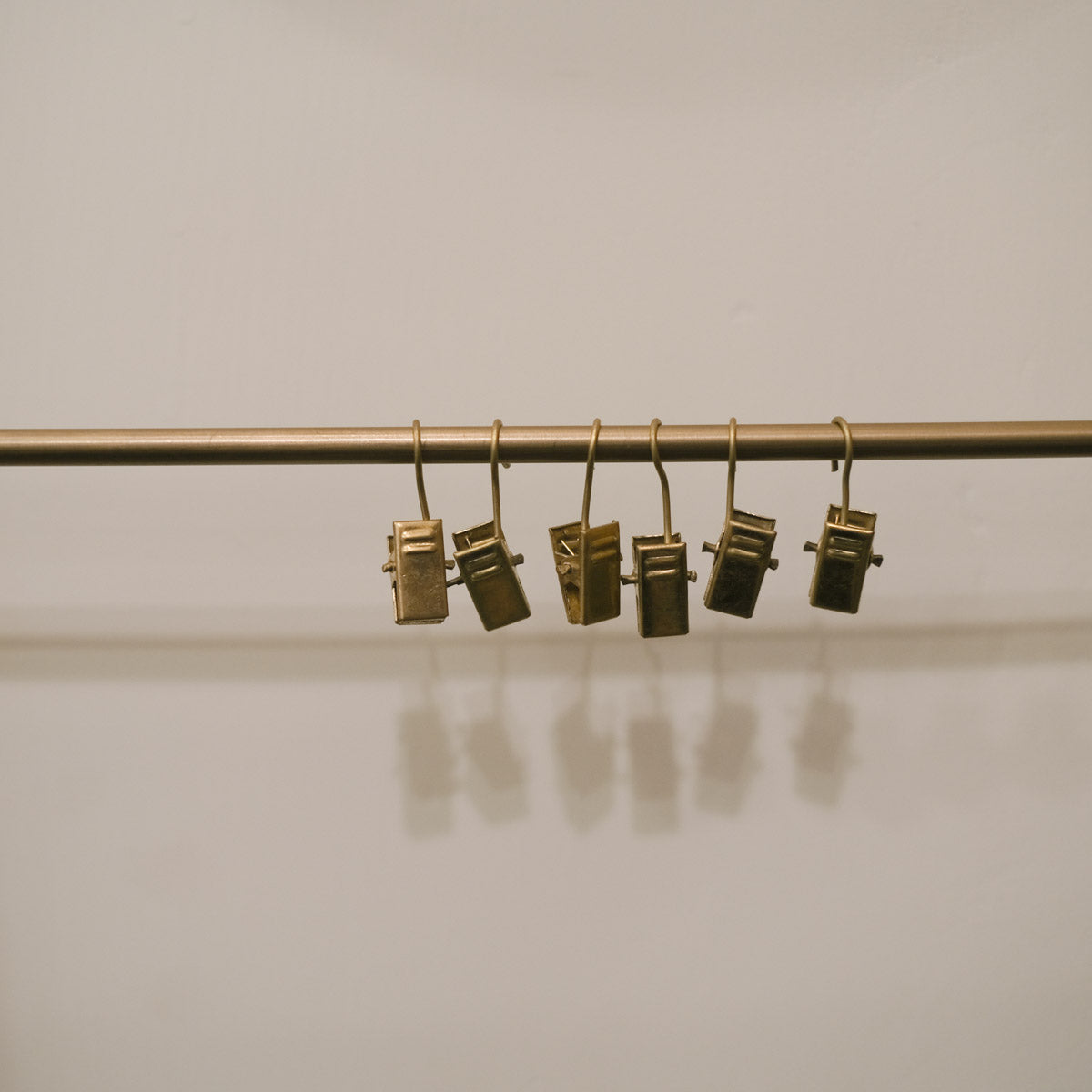 Brass Curtain Clip (6)