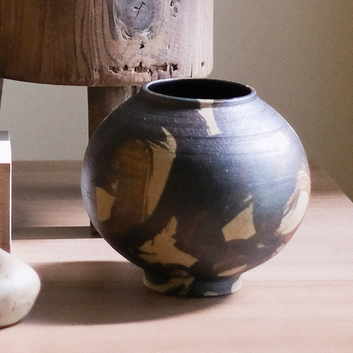 852- Simon Hsu - 405 - Moon Jar