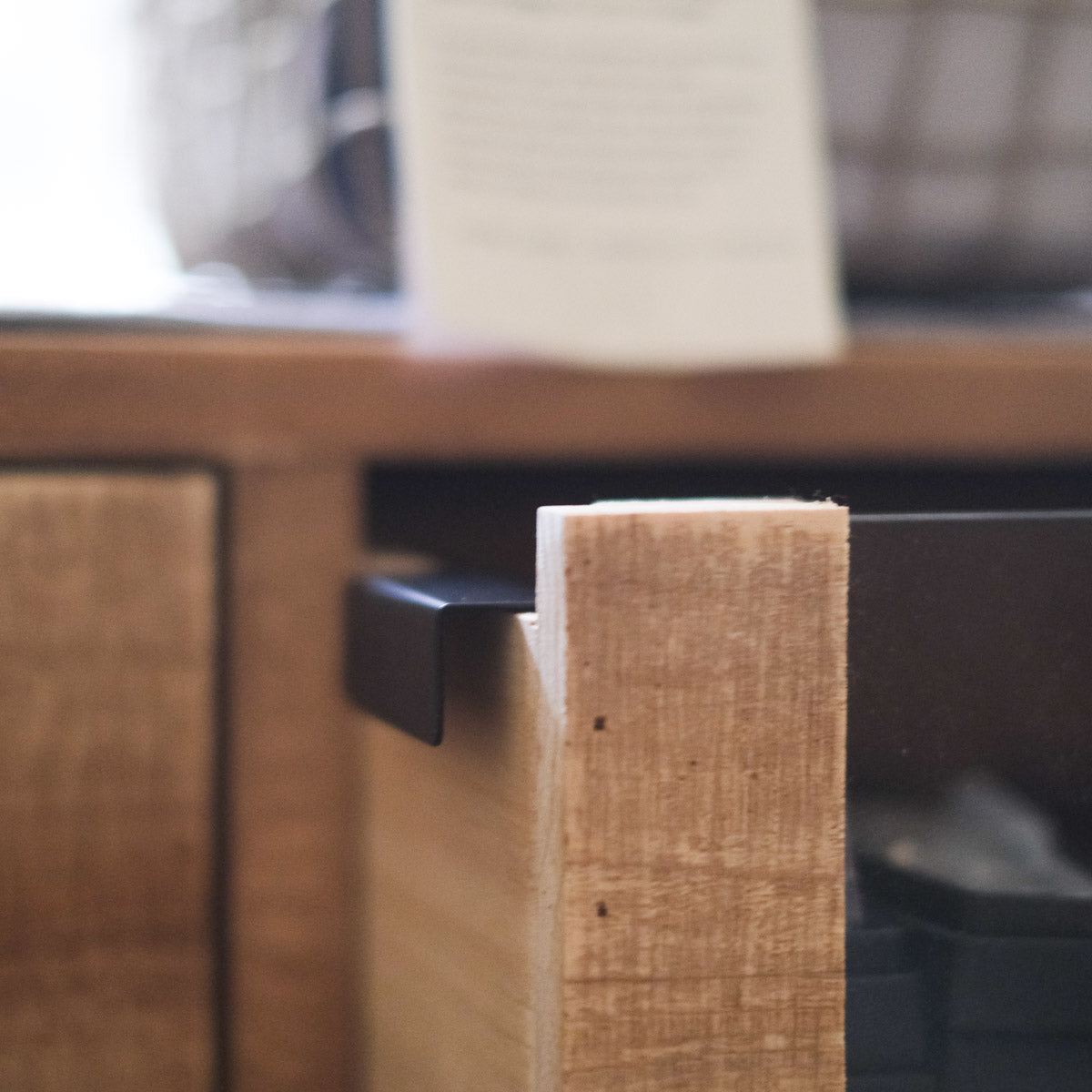 Finger Handle