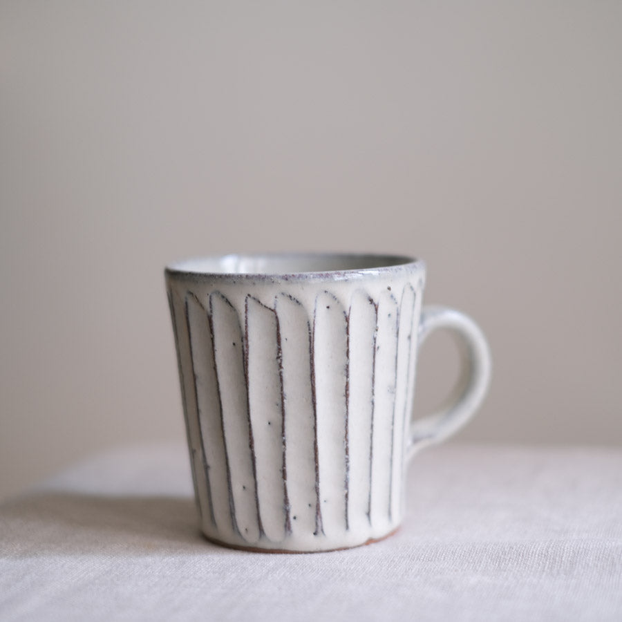 Shigaraki Ware - Mug - White - Carving