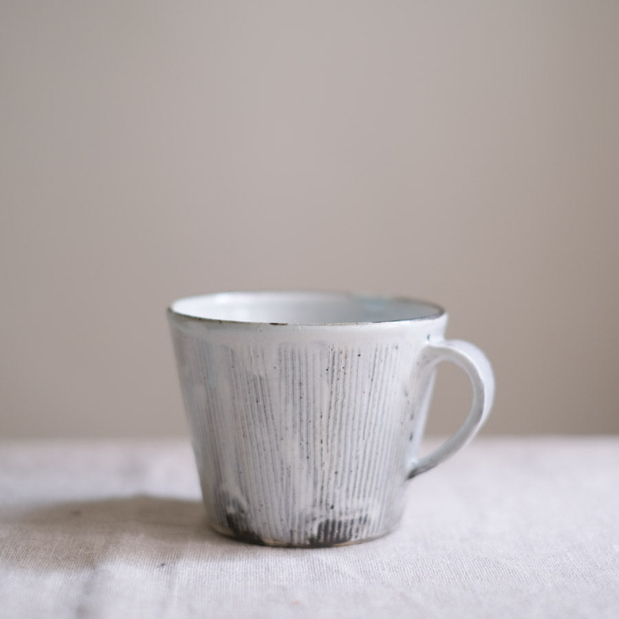 Shigaraki Ware - Mug - White - Carving / Dripping