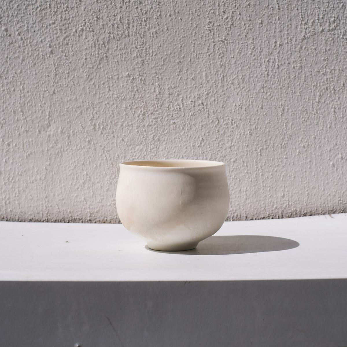 852 - Queenie - White Marble Cup - 9Cm