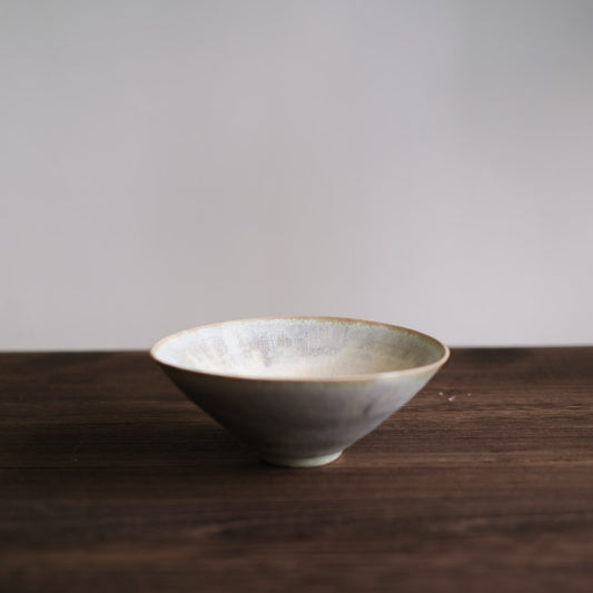 852 - Queenie - Large Light Coloured Bowl