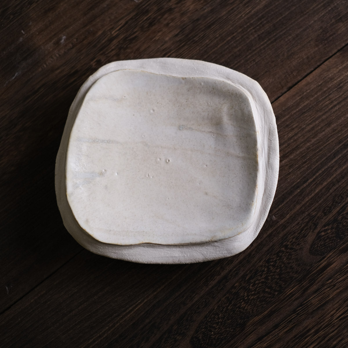 852 - Queenie - Flat White Stone Plate