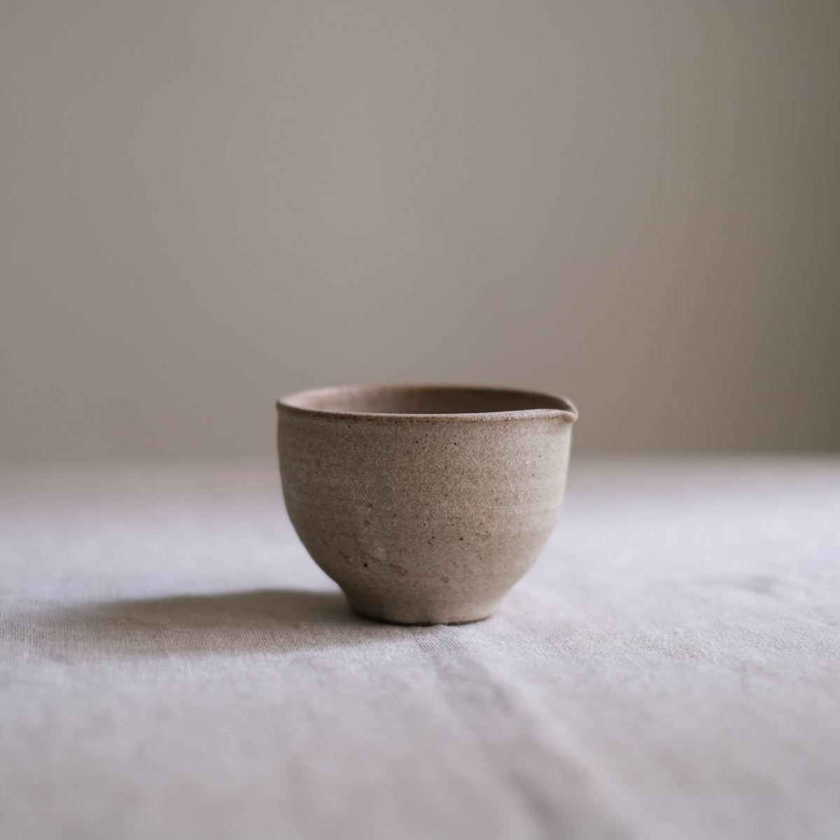 852 - Queenie - Tea Cup - Seperator