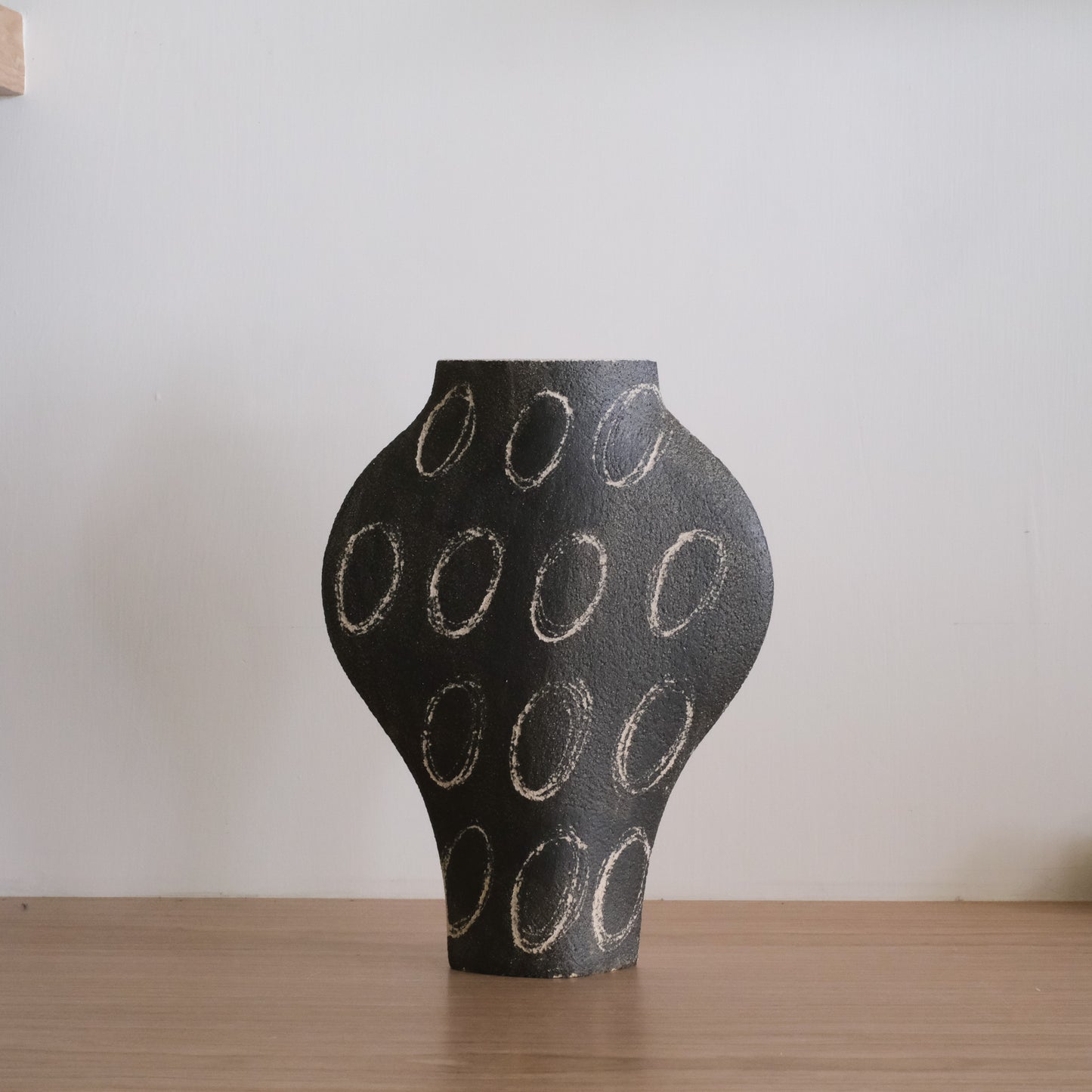 Ceramic Vase ‘Dal - Negative Big Rounds’