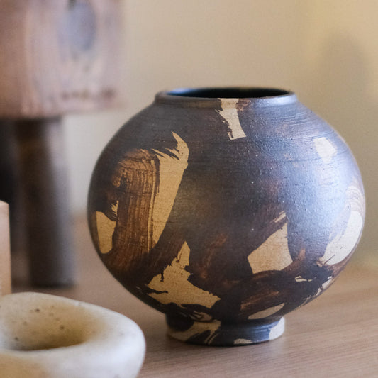 852- Simon Hsu - 405 - Moon Jar