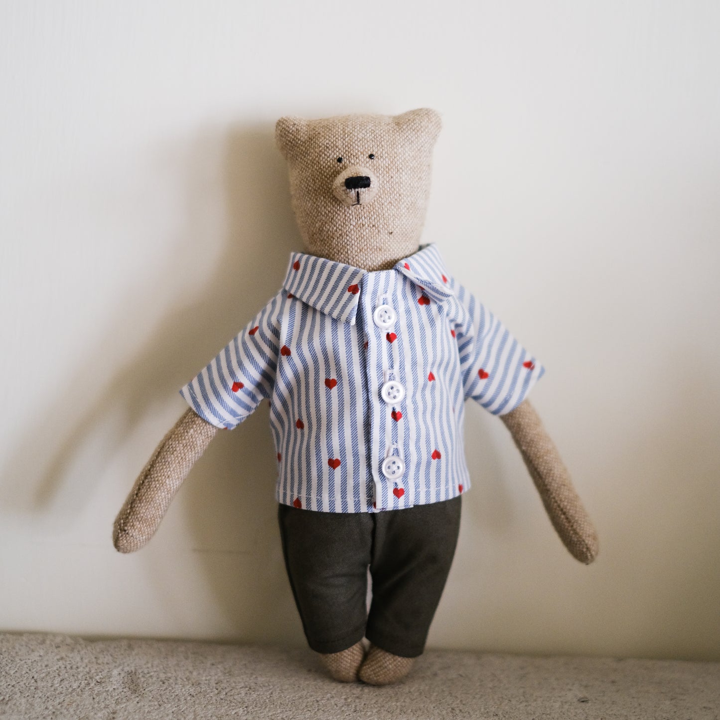 Valentine the Bear 23cm - Philomena Kloss