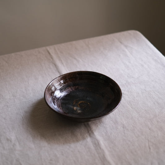 852 - Queenie - Plate Large Red